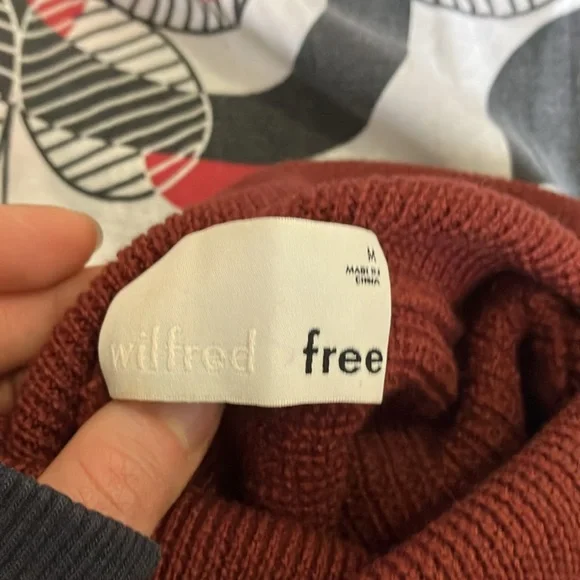 Aritzia Wilfred Free Naomi merino wool cropped sweater dolman sleeves size M - Picture 5 of 6